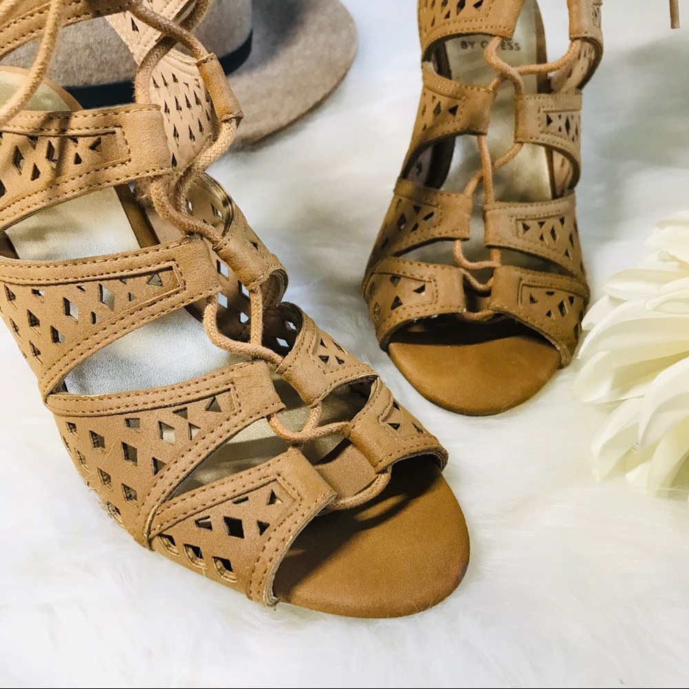 GUESS LACE UP HEELS 👠 - Picture 2 of 7